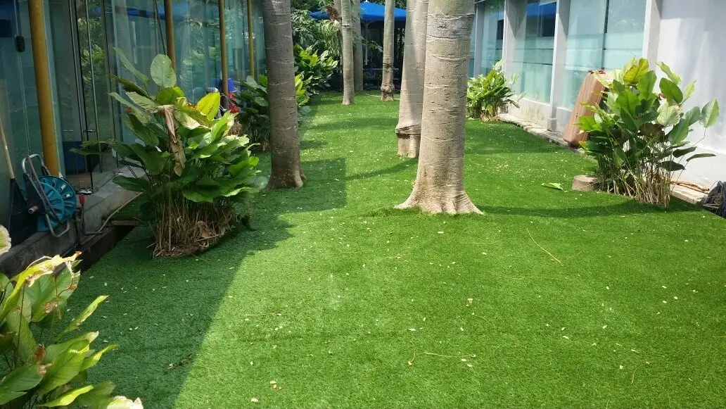 Grass carpet - Deluxe Grass, synthetic grass carpet, turf grass, artificial grass, fake grass, outdoor grass, garden grass, lawn grass, event grass, school grass, exhibition grass, budget grass